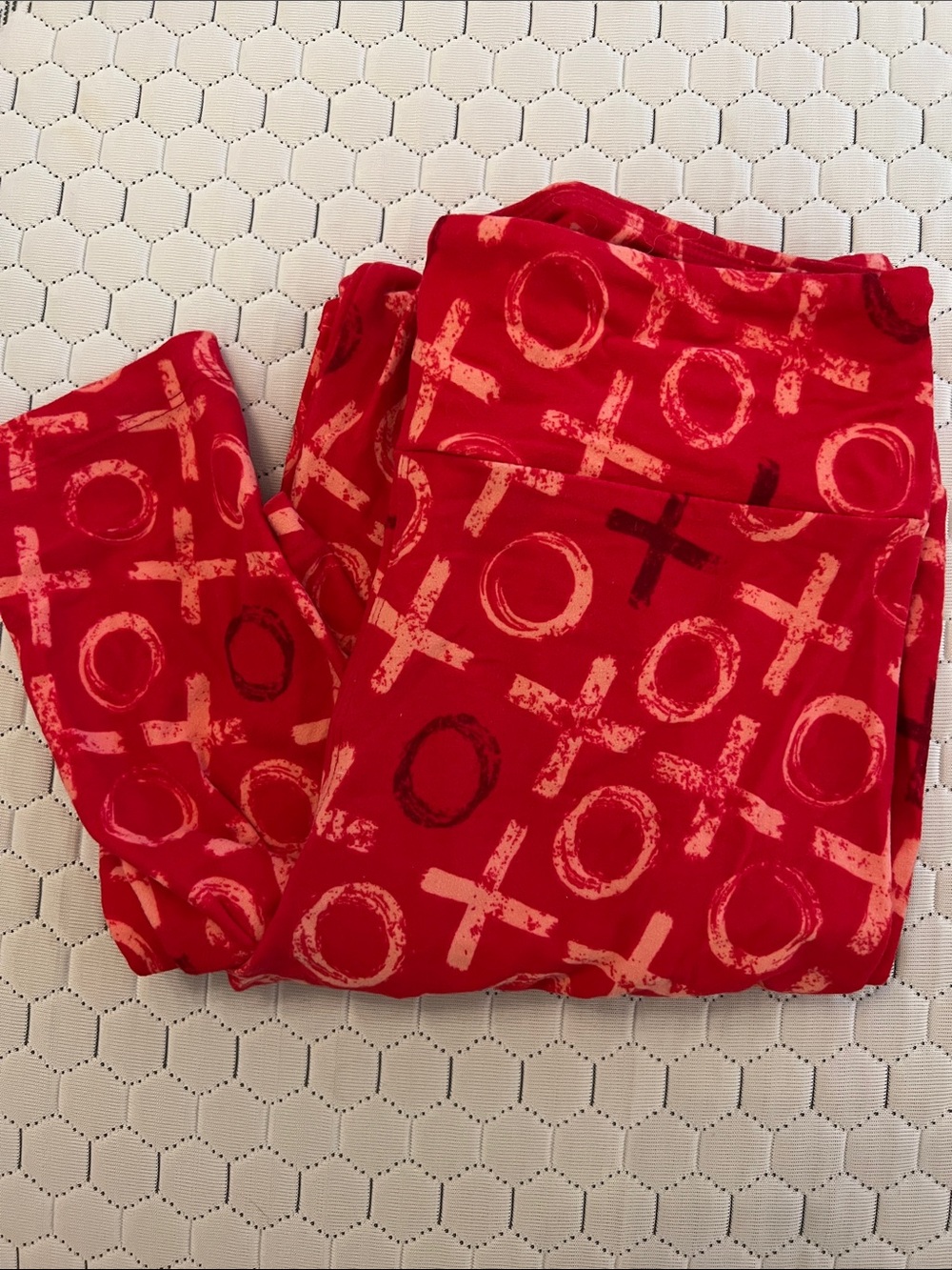 LuLaRoe Red XOXO Print Leggings Valentine’s Day one size